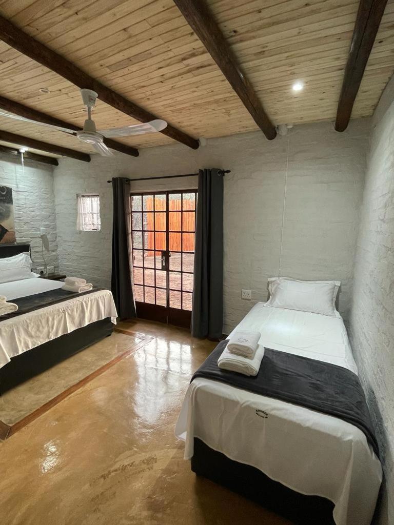 Kruger Wild Dog Inn Marloth Park Exterior photo