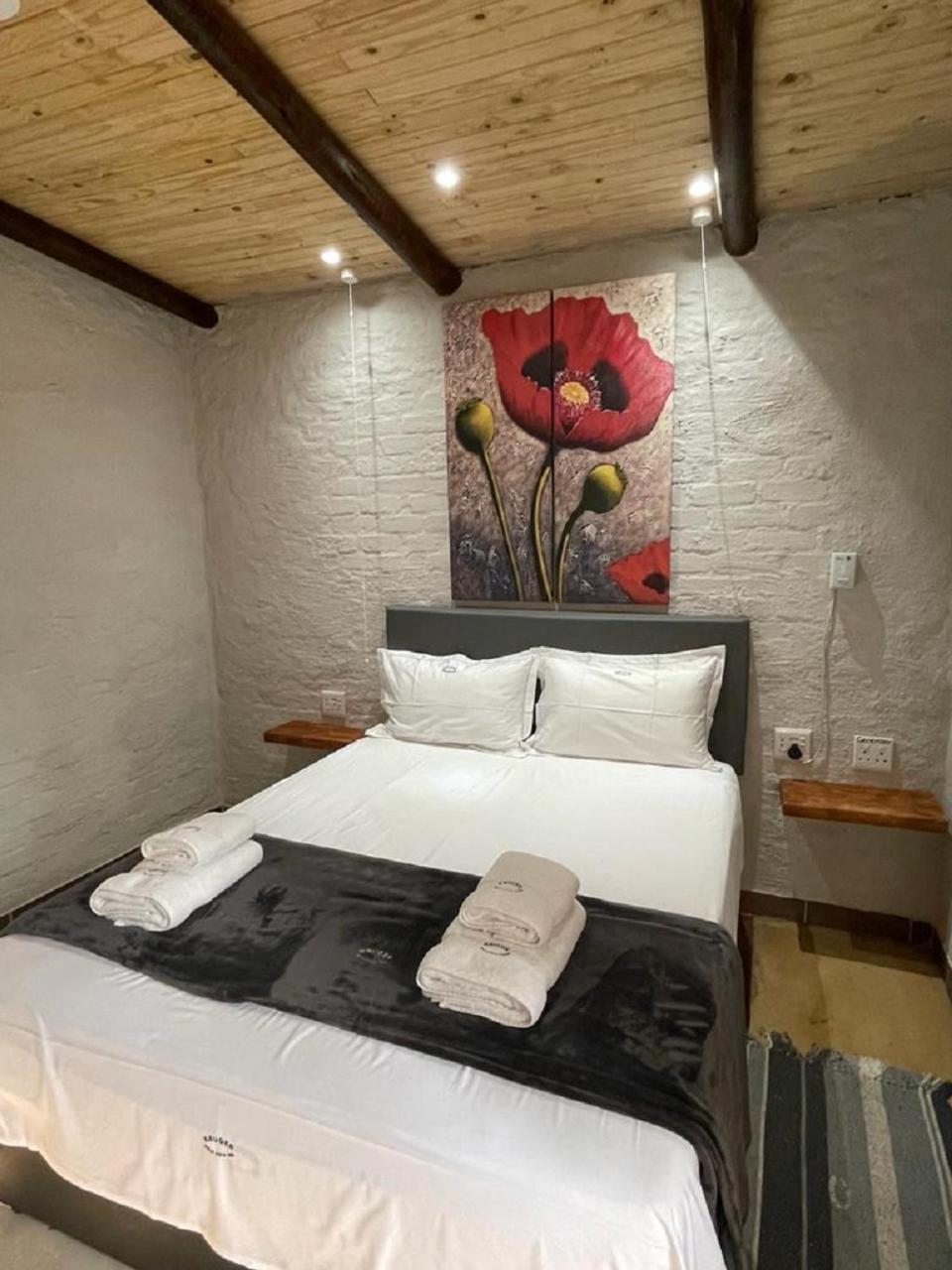 Kruger Wild Dog Inn Marloth Park Exterior photo