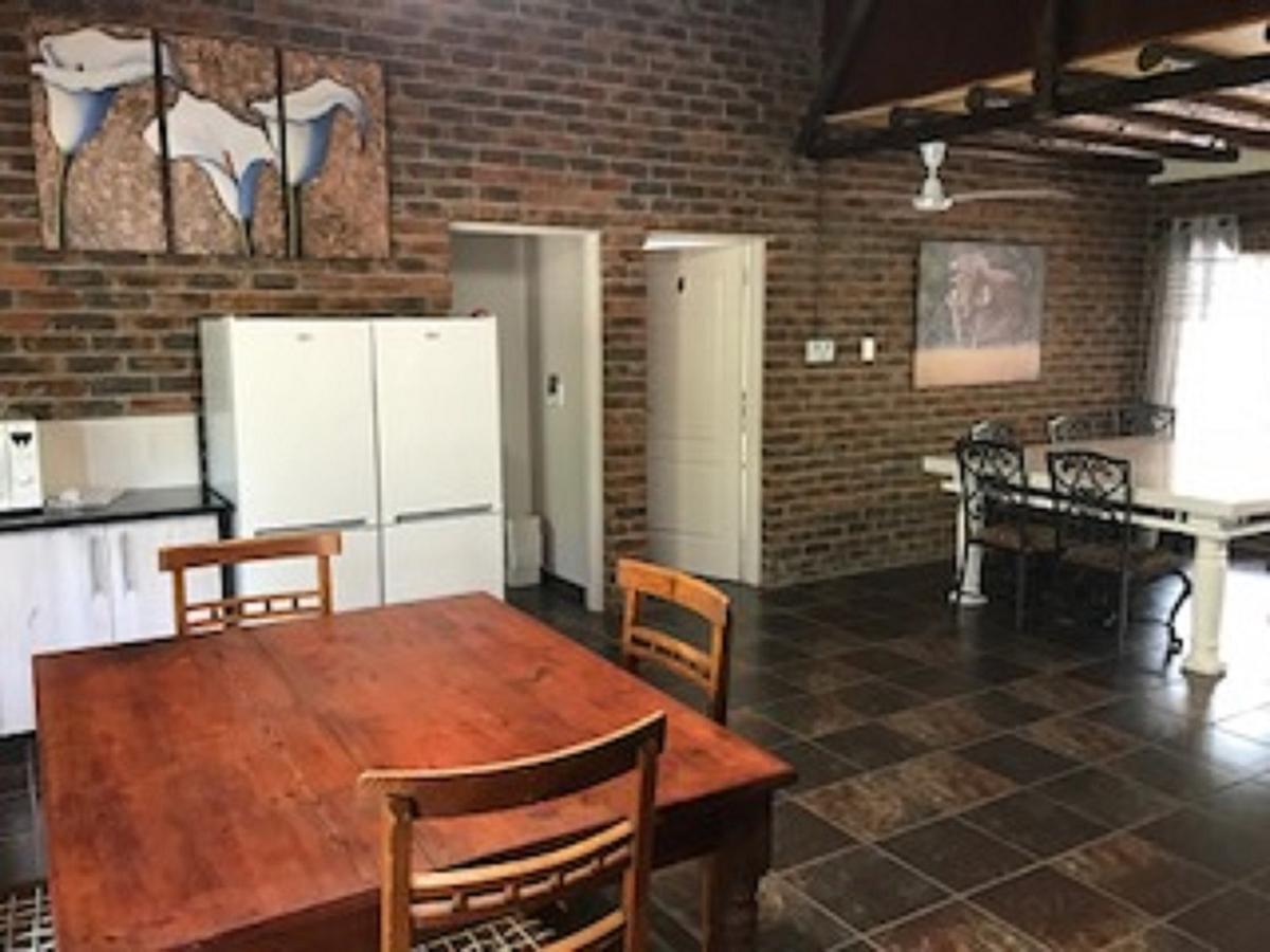 Kruger Wild Dog Inn Marloth Park Exterior photo